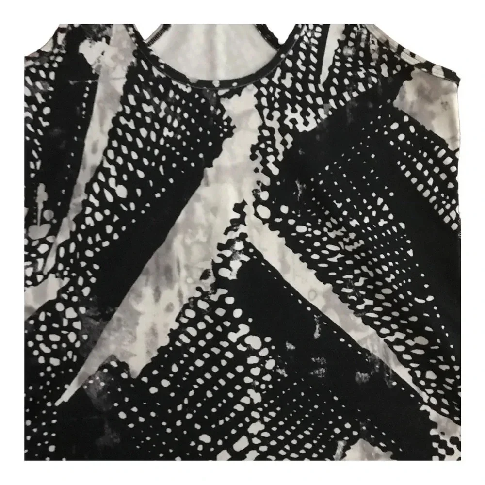 Lululemon Black/White Abstract Printed Tank  Sz: Est. 2